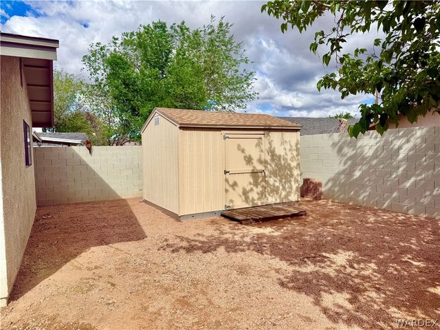 1965 Motor Avenue, Kingman, AZ 86401