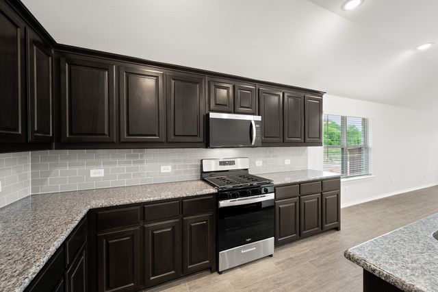 2817 Hay Lane, Midlothian, TX 76065