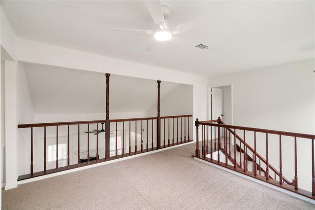 915 S Diamondhead Boulevard, Crosby, TX 77532