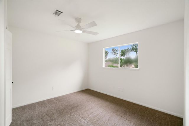 915 S Diamondhead Boulevard, Crosby, TX 77532