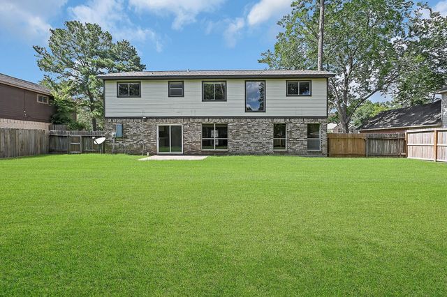 915 S Diamondhead Boulevard, Crosby, TX 77532