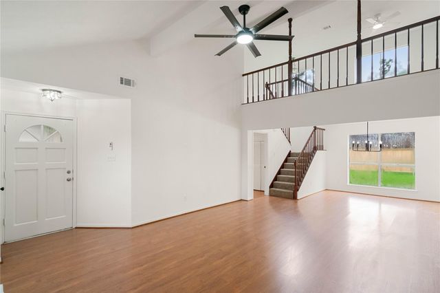 915 S Diamondhead Boulevard, Crosby, TX 77532