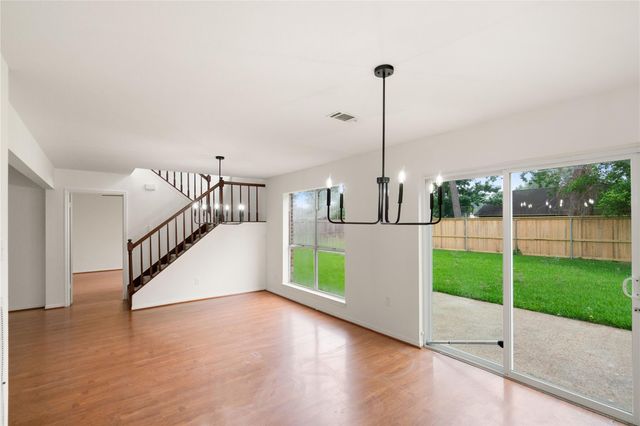 915 S Diamondhead Boulevard, Crosby, TX 77532