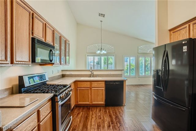 2800 Evelyn Lake Court, Las Vegas, NV 89108