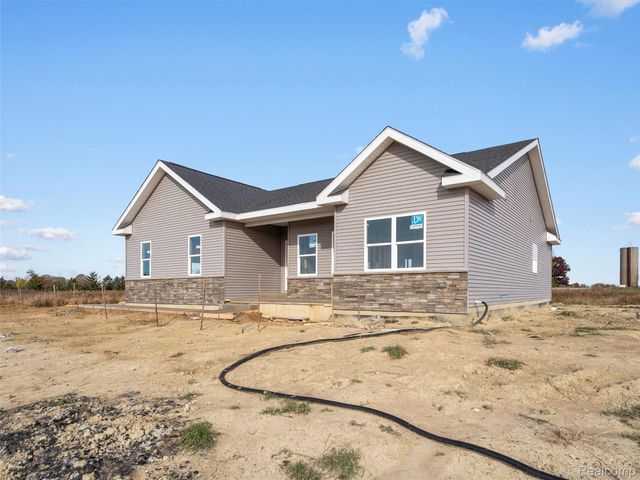 8555 Emerald Lane, Almont Township, MI 48003