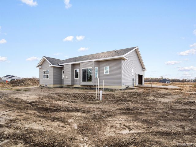 8555 Emerald Lane, Almont Township, MI 48003