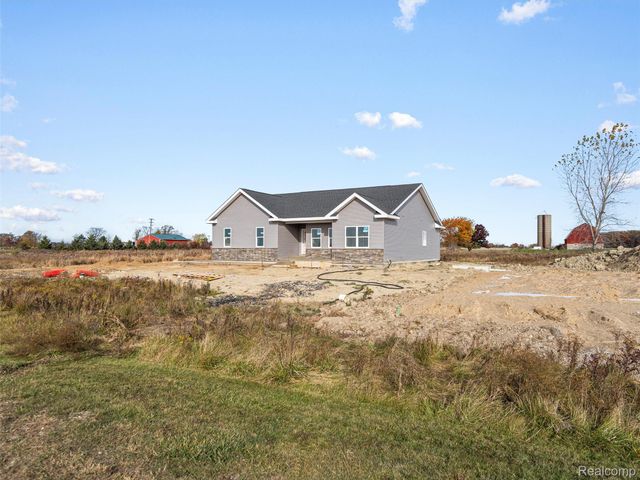 8555 Emerald Lane, Almont Township, MI 48003