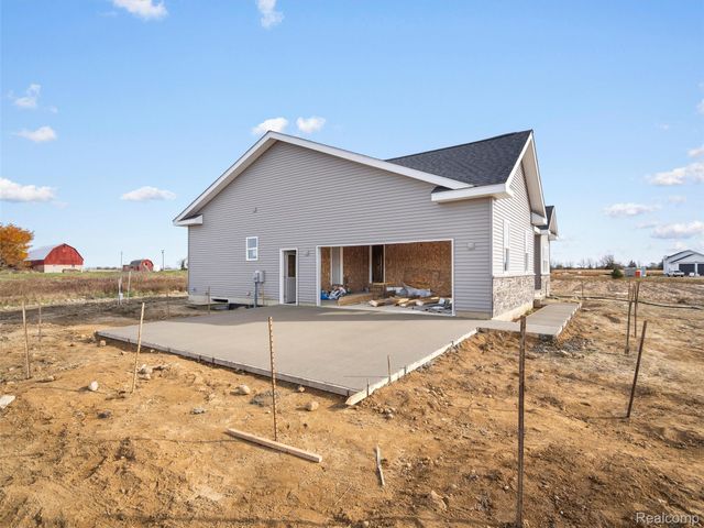 8555 Emerald Lane, Almont Township, MI 48003