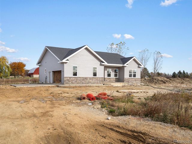 8555 Emerald Lane, Almont Township, MI 48003