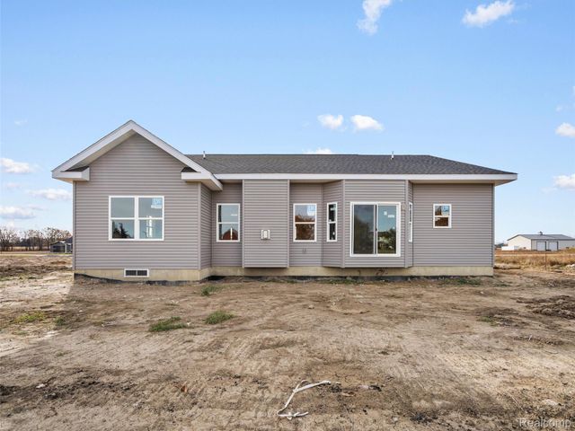 8555 Emerald Lane, Almont Township, MI 48003