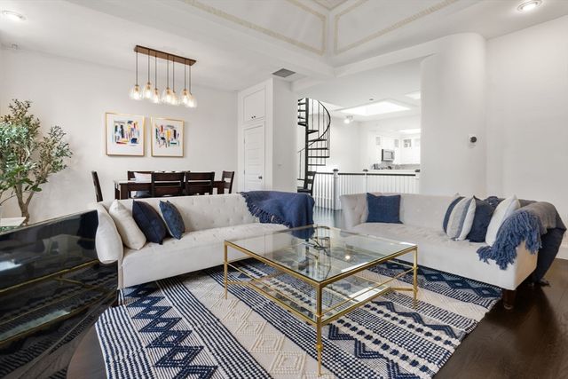 230 Marlborough 4, Boston, MA 02116