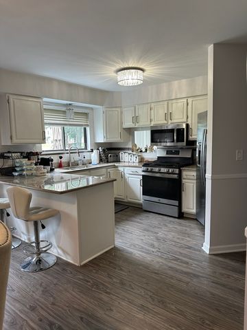 123 Prospect Avenue, Wood Dale, IL 60191