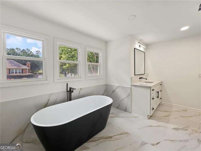4207 Lake Rill Court, Marietta, GA 30062