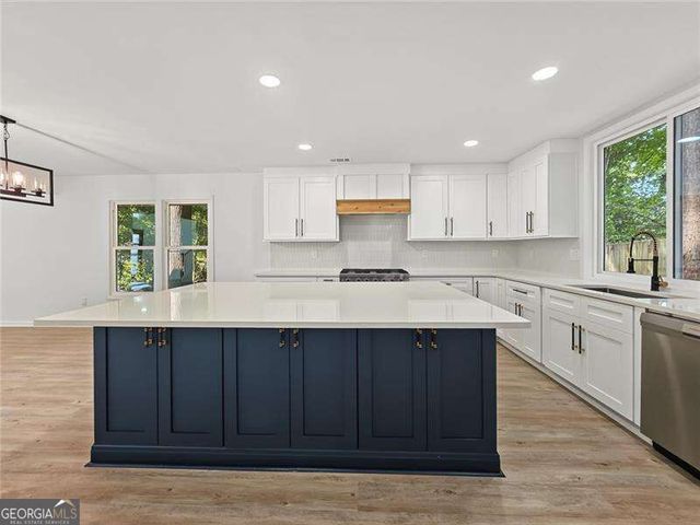 4207 Lake Rill Court, Marietta, GA 30062