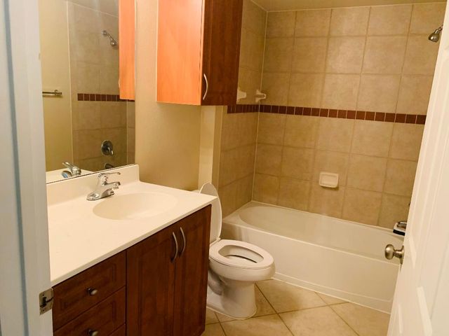 6521 Emerald Dunes Drive 307, West Palm Beach, FL 33411