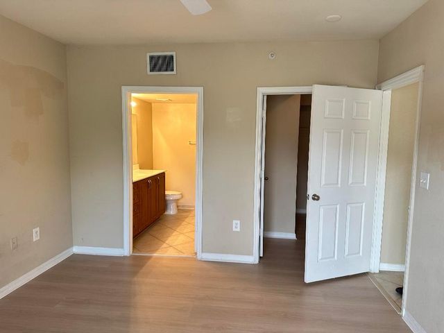 6521 Emerald Dunes Drive 307, West Palm Beach, FL 33411