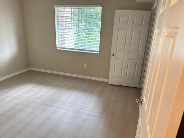 6521 Emerald Dunes Drive 307, West Palm Beach, FL 33411