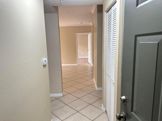 6521 Emerald Dunes Drive 307, West Palm Beach, FL 33411