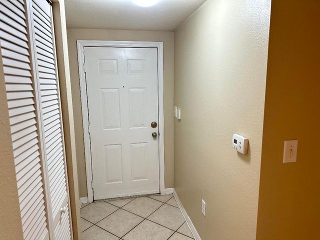 6521 Emerald Dunes Drive 307, West Palm Beach, FL 33411