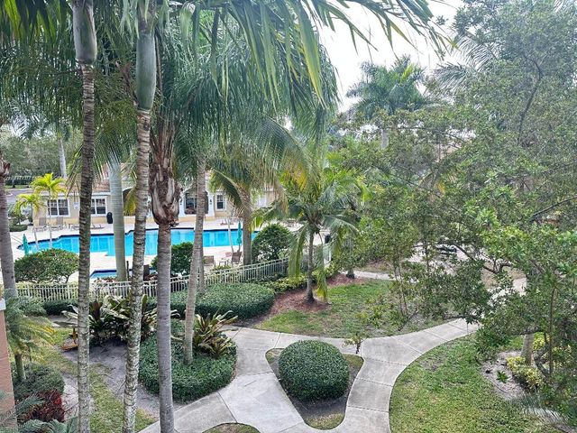6521 Emerald Dunes Drive 307, West Palm Beach, FL 33411