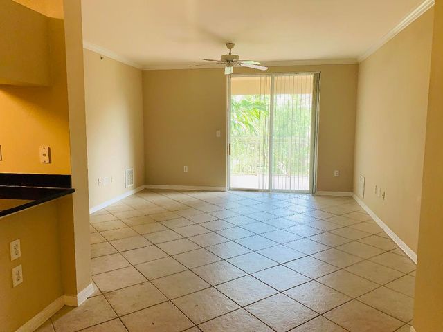 6521 Emerald Dunes Drive 307, West Palm Beach, FL 33411