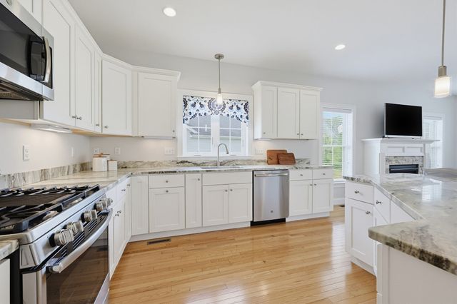 95 Partridge View Lane N, Wrentham, MA 02093