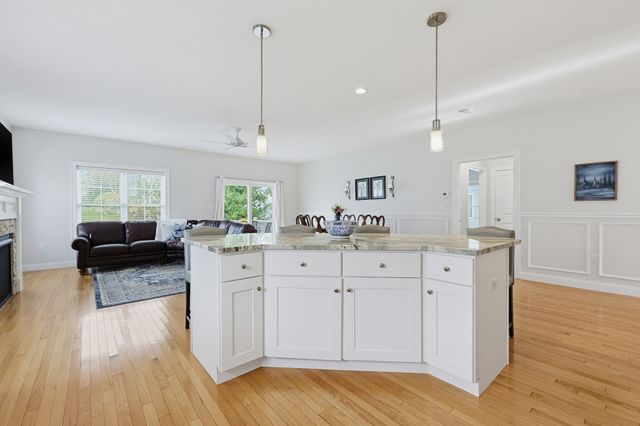 95 Partridge View Lane N, Wrentham, MA 02093