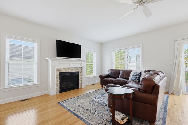 95 Partridge View Lane N, Wrentham, MA 02093