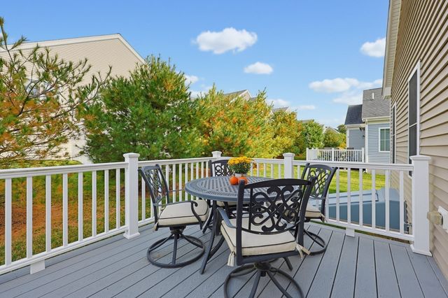 95 Partridge View Lane N, Wrentham, MA 02093