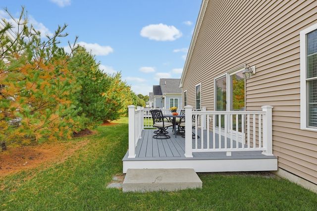 95 Partridge View Lane N, Wrentham, MA 02093