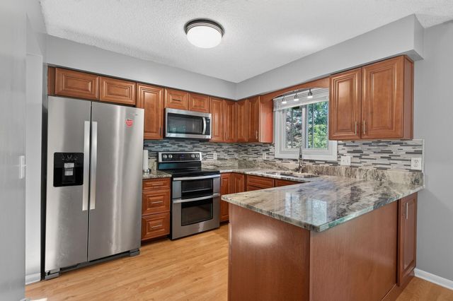 1652 84th Court N, Brooklyn Park, MN 55444