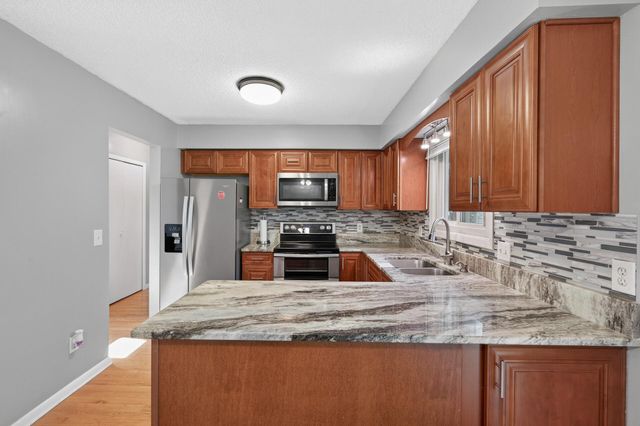 1652 84th Court N, Brooklyn Park, MN 55444