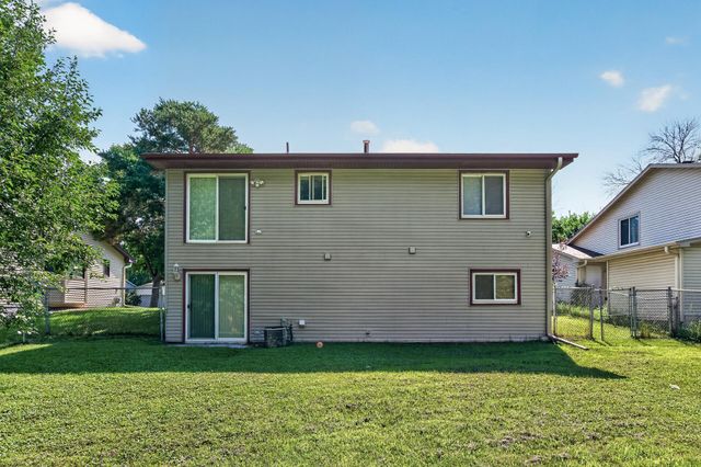 1652 84th Court N, Brooklyn Park, MN 55444