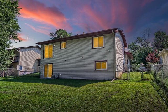 1652 84th Court N, Brooklyn Park, MN 55444