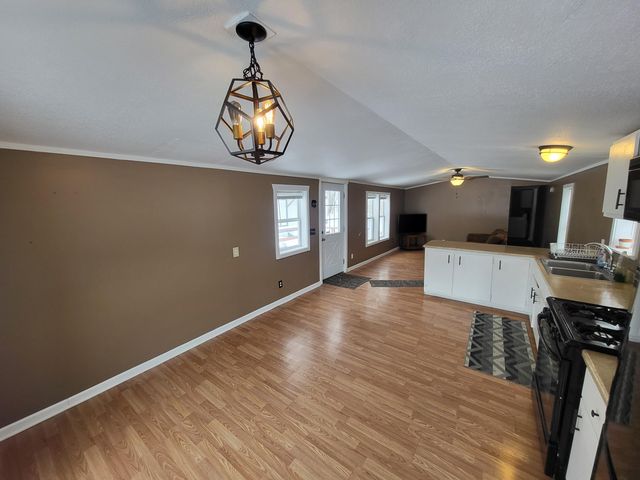 853 Glen Avenue, Elberta Vlg-gilmore Twp, MI 49628