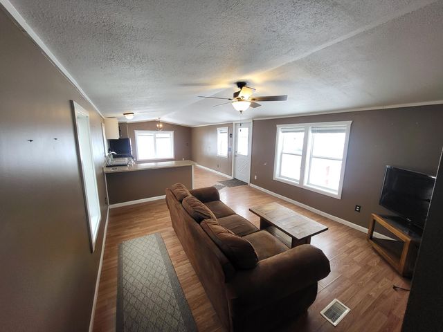 853 Glen Avenue, Elberta Vlg-gilmore Twp, MI 49628