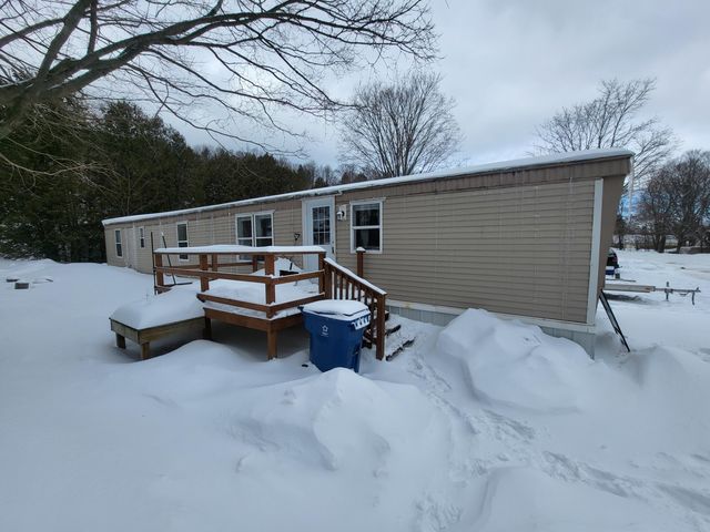 853 Glen Avenue, Elberta Vlg-gilmore Twp, MI 49628