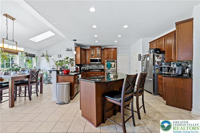 130 Lower Way Road, Palmer Twp, PA 18045