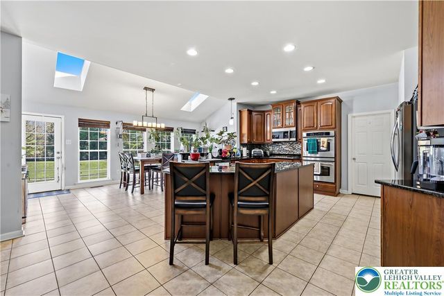 130 Lower Way Road, Palmer Twp, PA 18045