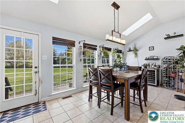 130 Lower Way Road, Palmer Twp, PA 18045