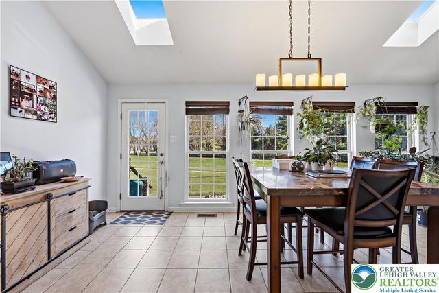 130 Lower Way Road, Palmer Twp, PA 18045