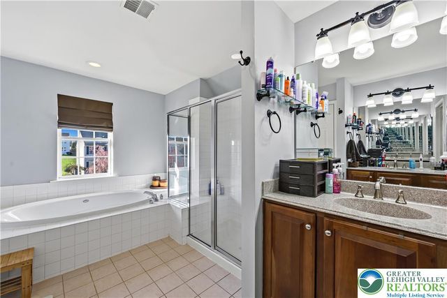 130 Lower Way Road, Palmer Twp, PA 18045