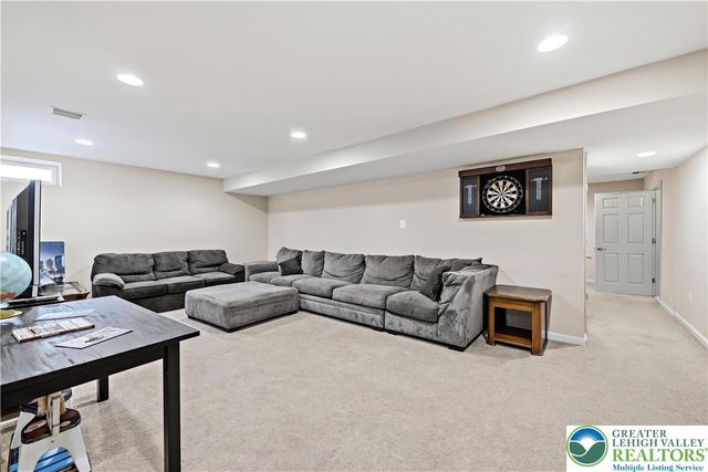 130 Lower Way Road, Palmer Twp, PA 18045