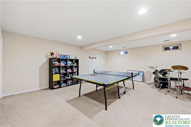 130 Lower Way Road, Palmer Twp, PA 18045