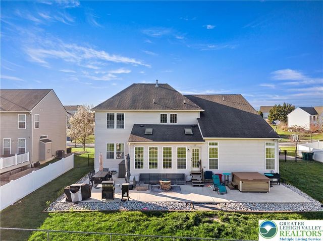 130 Lower Way Road, Palmer Twp, PA 18045
