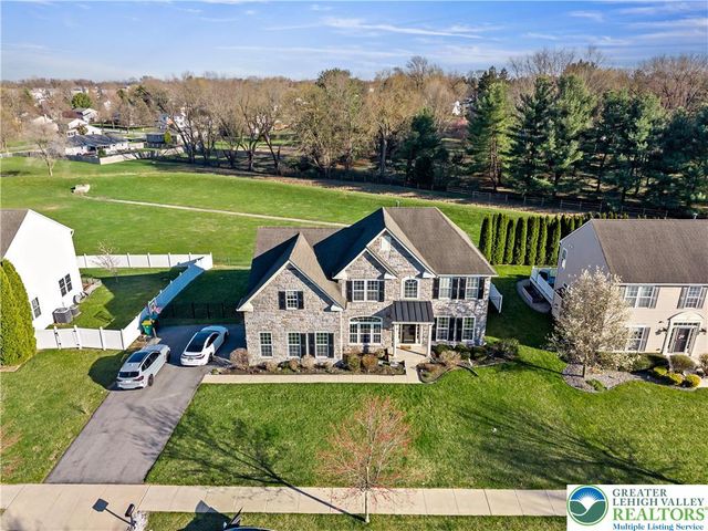 130 Lower Way Road, Palmer Twp, PA 18045