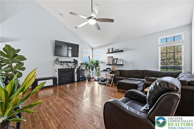 130 Lower Way Road, Palmer Twp, PA 18045
