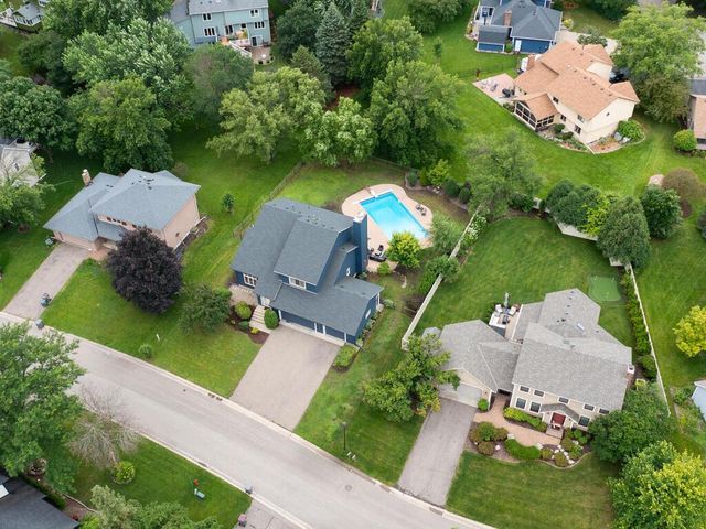18511 Maple Leaf Drive, Eden Prairie, MN 55346