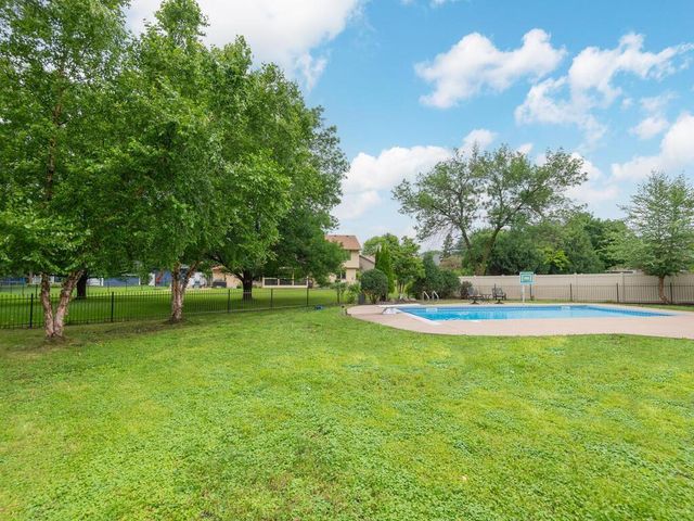 18511 Maple Leaf Drive, Eden Prairie, MN 55346