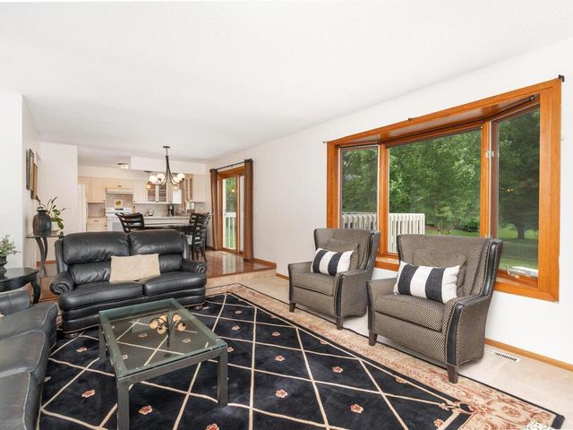 18511 Maple Leaf Drive, Eden Prairie, MN 55346